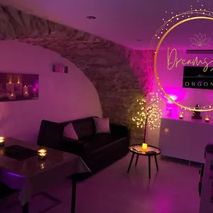  Appartement Avec Jacuzzi Et Hammam Privatisé Lieu Insolite En Amoureux Détente Assurée Avec De Doux Massages France